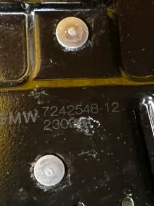 LEWY ZAMEK RYGLA POKRYWY SILNIKA MASKI BMW F22 F30