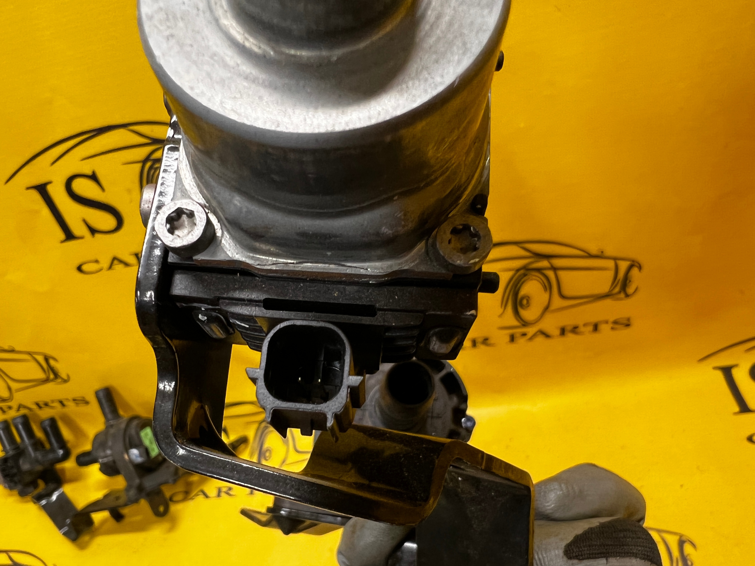 FORD KUGA MK3 DODATKOWA POMPA WODY ZAWÓR STERUJĄCY
