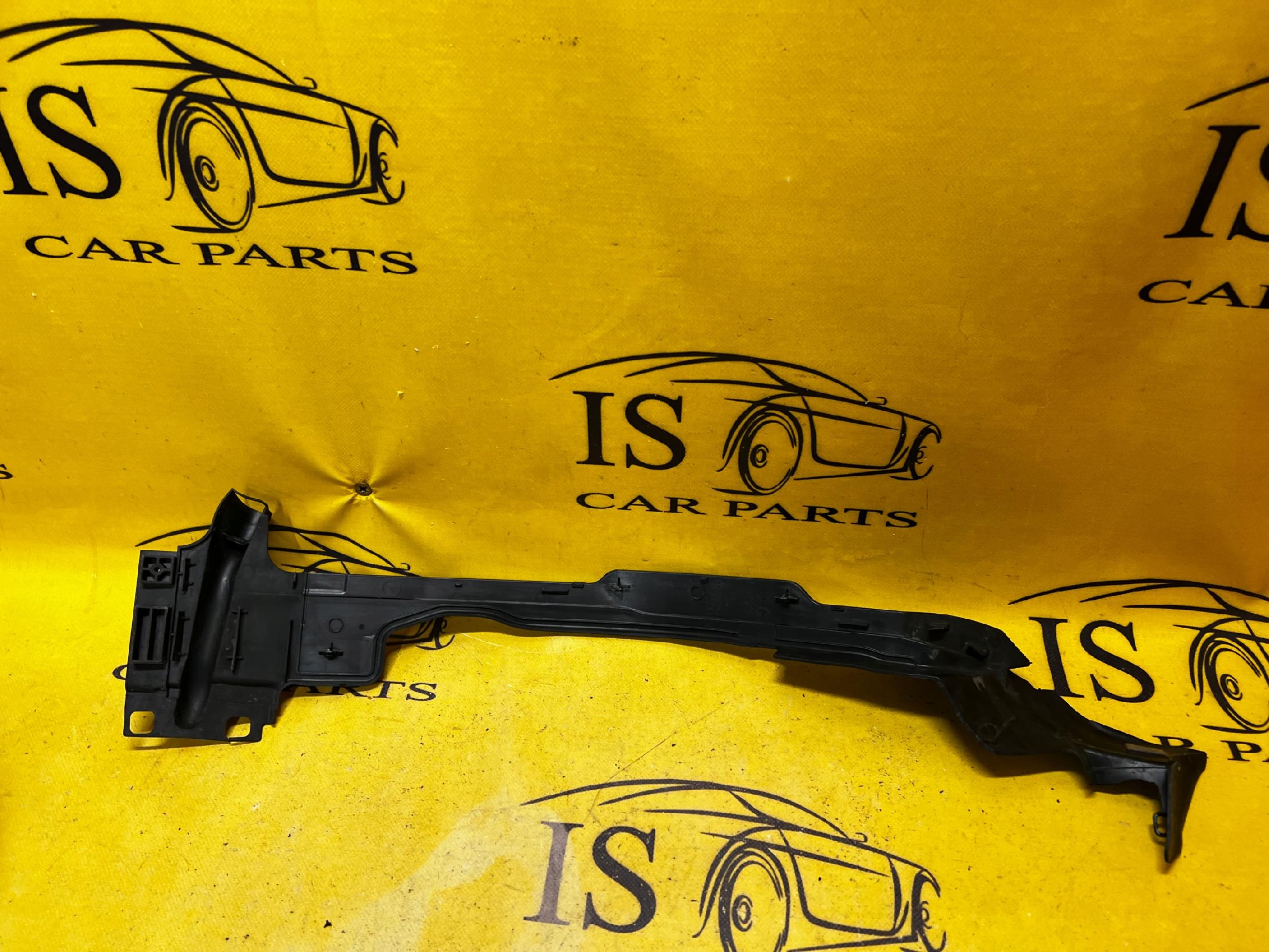 OSŁONA BŁOTNIKA PLASTIK PRZÓD PRAWY AUDI A8 D5 4N