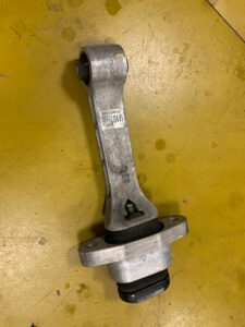 ŁAPA PODUSZKA WSPORNIK SILNIKA KIA SORENTO III