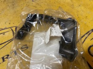 KSZTAŁTKA WYPEŁNIENIE USZCZELKA SŁUPKA B TYLNA ZEWN LEWA BMW 5 G30 G31 NOWA