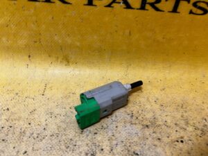 CZUJNIK HAMULCA ŚWIATŁA STOPU RENAULT MEGANE IV