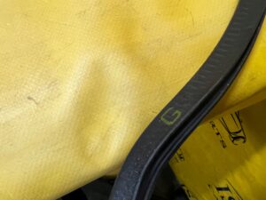 USZCZELKA SZYBY KAROSERYJNEJ BŁOTNIKA TYŁ PRAWA LEWA DACIA JOGGER