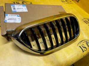 GRILL ATRAPA NERKA PRAWY PRAWA BMW 5 G30 G31 M-PAKIET SPORT NOWY OEM