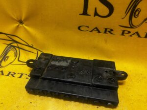 SKRZYNKA BEZPIECZNIKÓW RANGE ROVER VOGUE L405