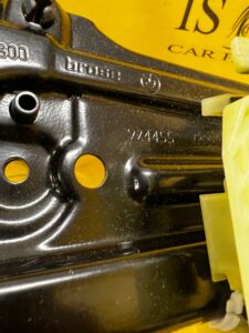 PODNOŚNIK SZYBY LEWY TYŁ BMW 5 F10 NOWY OEM