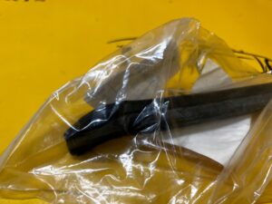 USZCZELKA PRZEDNIA KLAPY PRZÓD POKRYWY SILNIKA PRAWA BMW 3 E90 E91 NOWA OEM