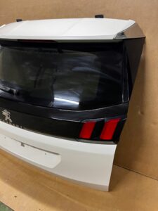 KLAPA TYLNA TYŁ KOMPLETNA PEUGEOT 3008 II P84 KWE