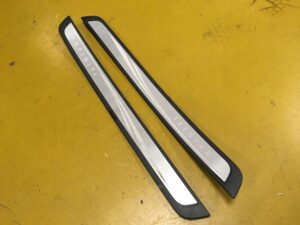 LISTWA NAKŁADKA PROGU DRZWI INFINITI Q30