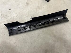 LISTWA OSŁONA POSZYCIE PROGU LEWA LEWE NISSAN QASHQAI J11