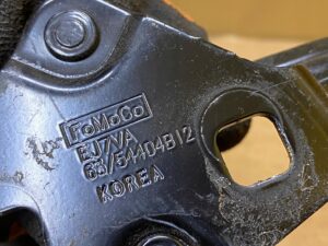 RYGIEL ZAMEK KLAPY BAGAŻNIKA FORD MUSTANG MK6 VI