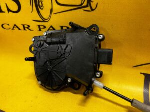 DOCIĄG ZAMEK SIŁOWNIK KLAPY BAGAŻNIK RR VOGUE L405