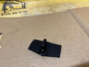 RYGIEL ZAMKA KLAPY BAGAŻNIKA LR RANGE ROVER EVOQUE II L551