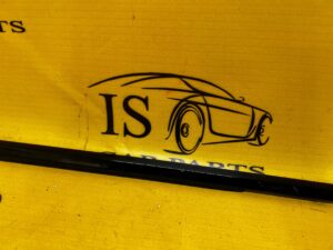 LISTWA SZYBOWA SZYBY ZGARNIAJĄCA DRZWI TYŁ PRAWY RANGE ROVER VELAR L560