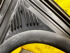 USZCZELKA SZYBY DRZWI PRZÓD LEWY DACIA SANDERO III JOGGER