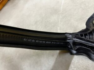 USZCZELKA DRZWI PRZÓD PRAWY TESLA MODEL 3 PRZEDLIFT