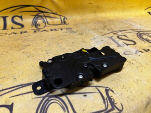 ZAMEK KLAPY TYLNEJ BAGAŻNIKA BMW 5 G30