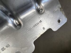 WSPORNIK MOCOWANIE BLACHA PRAWY PRAWE RANGE ROVER VELAR L560