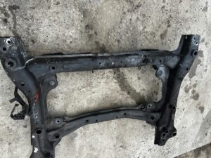 WÓZEK ZAWIESZENIE BELKA SANKI KOŁYSKA PRZÓD MERCEDES C-KLASA W206 2WD RWD