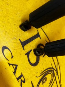 KOMPLET SIŁOWNIKI ELEKTRYCZNE TELESKOPY KLAPY TYŁ BAGAŻNIKA PEUGEOT 3008 II