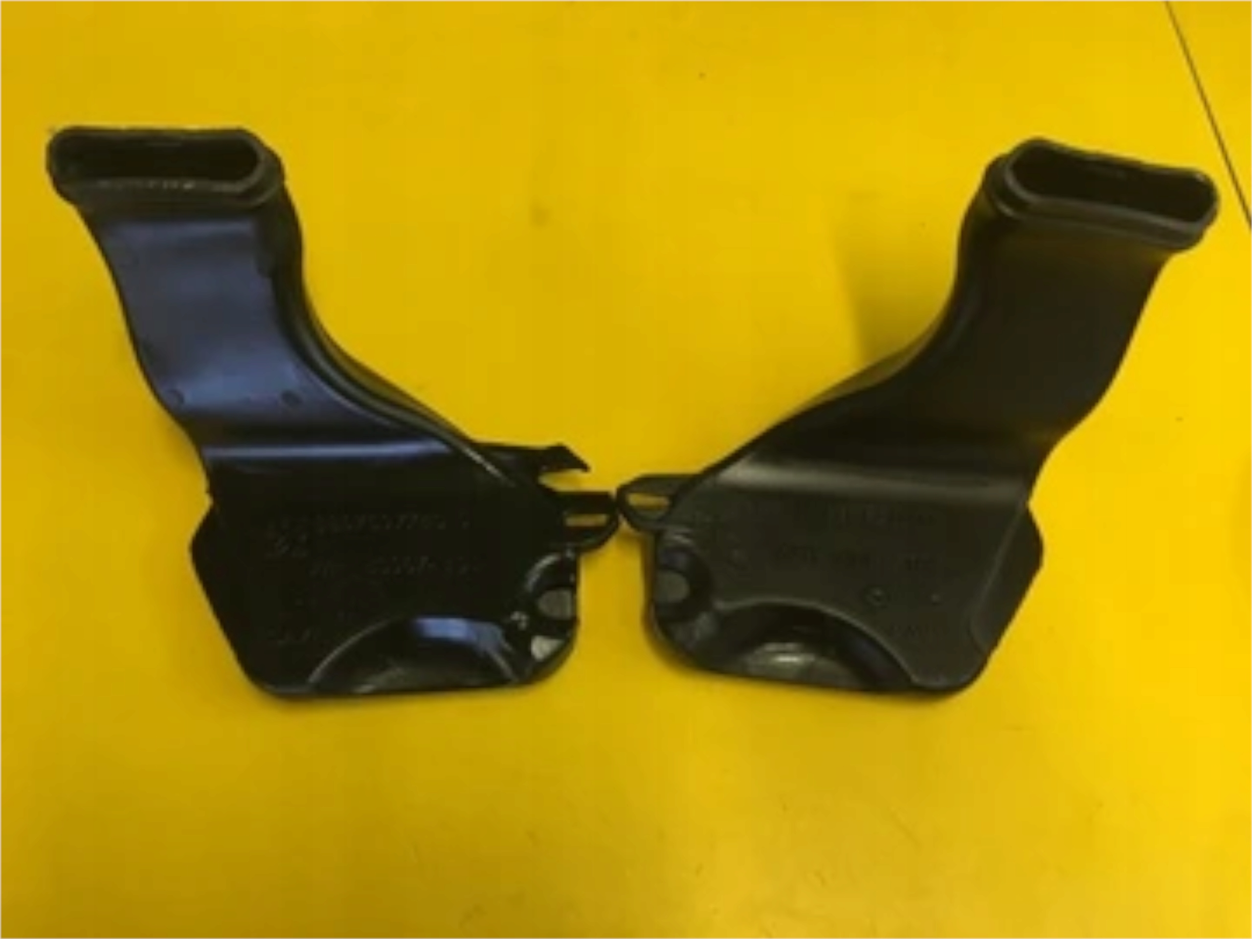 KOMPLET ODPŁYW WODY PODSZYBIA LEWY PRAWY PEUGEOT 308 II T9