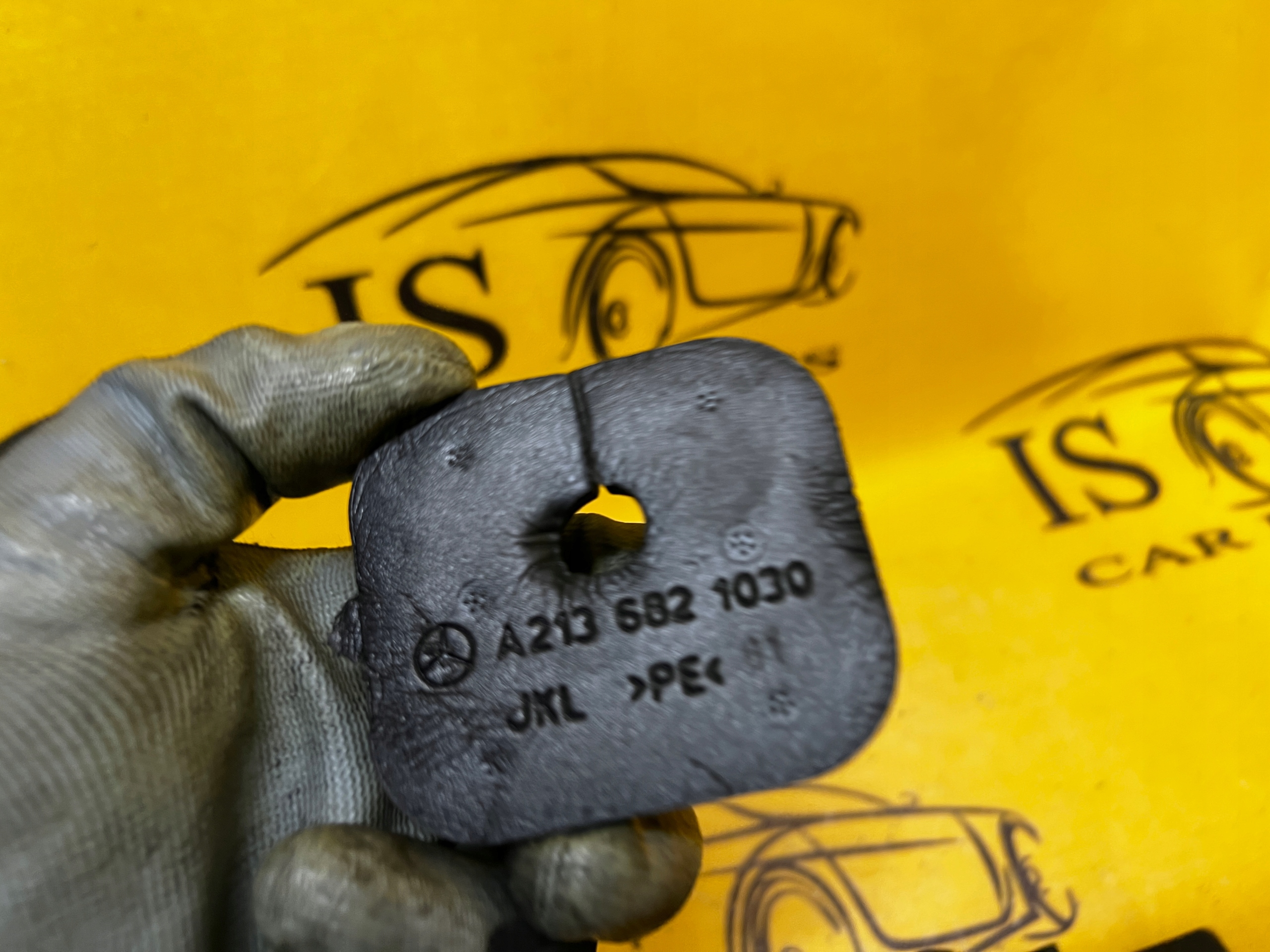 OSŁONA WYGŁUSZENIE PASA MERCEDES W213