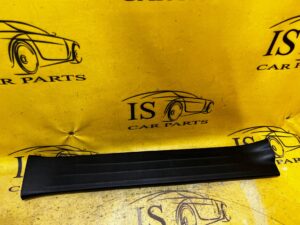 LISTWA OSŁONA OBUDOWA NAKŁADKA PROGU PRZÓD PRAWA TOYOTA HILUX VIII 8