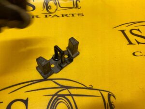 RYGIEL TYLNEJ KLAPY TYŁ BAGAŻNIKA FORD FIESTA MK8