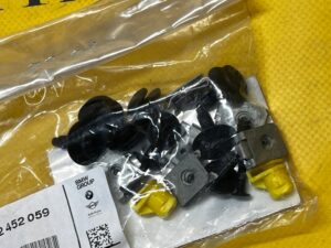 ZESTAW MONTAŻOWY ZDERZAKA PRZÓD PRZEDNIEGO BMW 5 F07 NOWY OEM