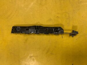 ŚLIZG LEWY TYŁ MOCOWANIE ZDERZAKA NISSAN NV200