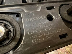 KOMPLET RELINGI DACHOWE LEWY PRAWY DACIA SANDERO III STEPWAY 2023R