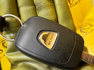 KLUCZYK PILOT DACIA SANDERO III 2021R