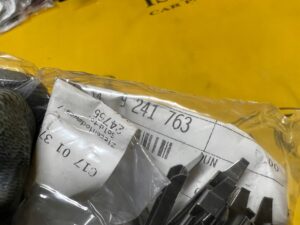 10 X SPINKA LISTWY BŁOTNIKA PRZÓD BMW 3 F30 X3 F25 X5 F15 X6 F16 NOWA OEM