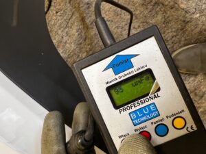 BŁOTNIK LISTWA SIERP LEWY PRZÓD HYUNDAI TUCSON IV KOLOR PYW