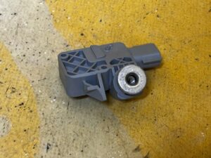 SENSOR CZUJNIK UDERZENIOWY UDERZENIA RENAULT ZOE I Z.E. CAPTUR I PRZEDLIFT