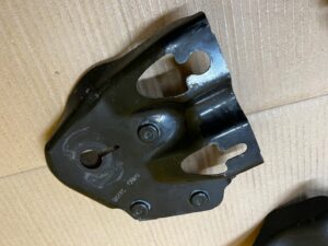 KOMPLET WSPORNIK BELKA WSPORNIK PASA PRZÓD FORD FUSION LIFT USA MONDEO MK5