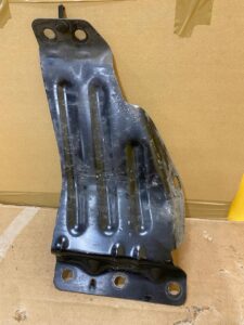 MOCOWANIE ZDERZAKA LEWE FORD MUSTANG MK6 VI S550