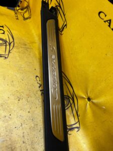 LISTWA PROGOWA LEWA PRZEDNIA PORSCHE CAYENNE II 7P5 LIFT 92A