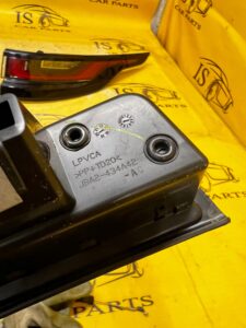 UCHWYT RĄCZKA KLAPY BAGAŻNIKA TYŁ RANGE ROVER VELAR L560