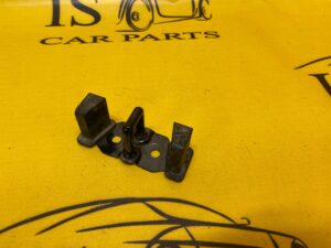 RYGIEL TYLNEJ KLAPY TYŁ BAGAŻNIKA FORD FIESTA MK8