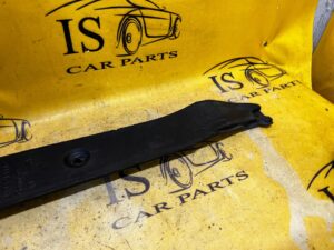 OSŁONA WYGŁUSZENIE BŁOTNIKA LEWA AUDI A8 D4