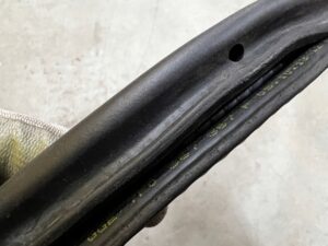 USZCZELKA DRZWI TYŁ TYLNYCH PORSCHE CAYENNE II 7P5