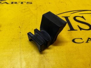 TULEJA USZCZELNIAJĄCA GÓRNA RANGE ROVER VELAR L560