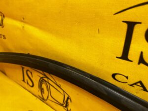 LISTWA RAMKA USZCZELKA SZYBY DRZWI DACHU LEWA FORD MUSTANG VI