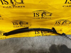 USZCZELKA LISTWA BŁOTNIKA PRZÓD PRAWY PRAWA LAND ROVER DISCOVERY 5 V L462