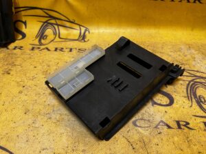 UCHWYT MOCOWANIE MODUŁU STEROWNIKA INFINITI Q30 MERCEDES CLA 45