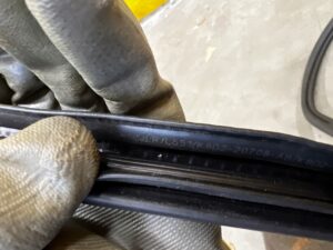 USZCZELKA DRZWI PRZÓD PRZEDNICH RANGE ROVER EVOQUE II L551