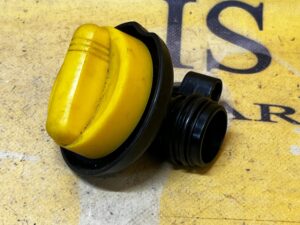 KOREK WLEWU OLEJU NISSAN QASHQAI J11 1.3 DIG-T