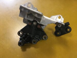 ŁAPA SILNIKA PODUSZKA 1.7 DCI NISSAN X-TRAIL T32