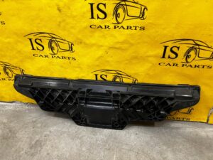 ŚLIZG MOCOWANIE ZDERZAKA TYŁ ŚRODEK ŚRODKOWE AUDI SQ7 Q7 4M0